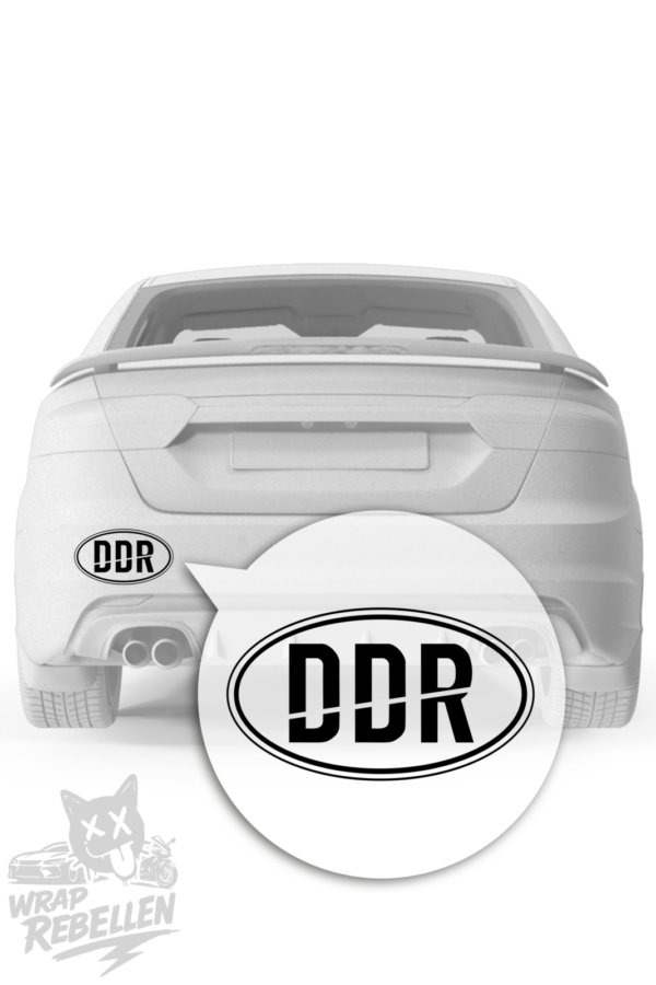 DDR Split Sticker – Moderner Ostalgie Aufkleber mit Racing Style